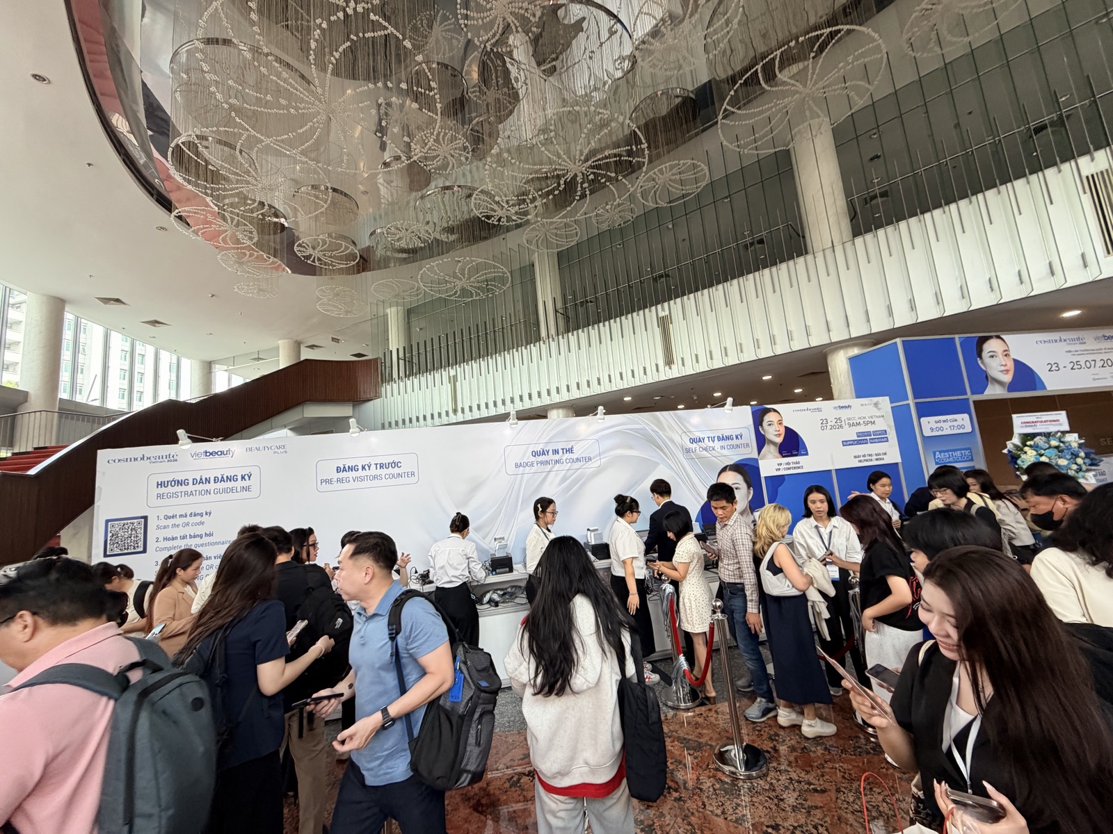 展会签到大厅人流